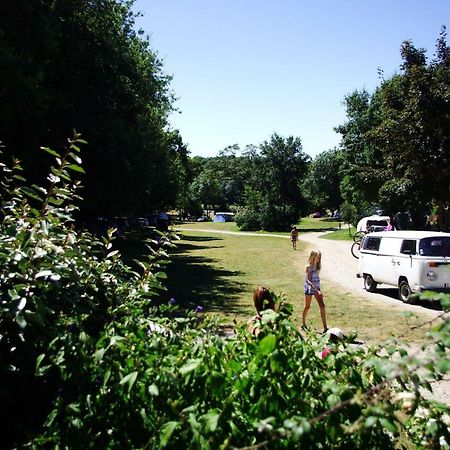 Отель Camping La Bergerie La Chapelle-Achard Экстерьер фото