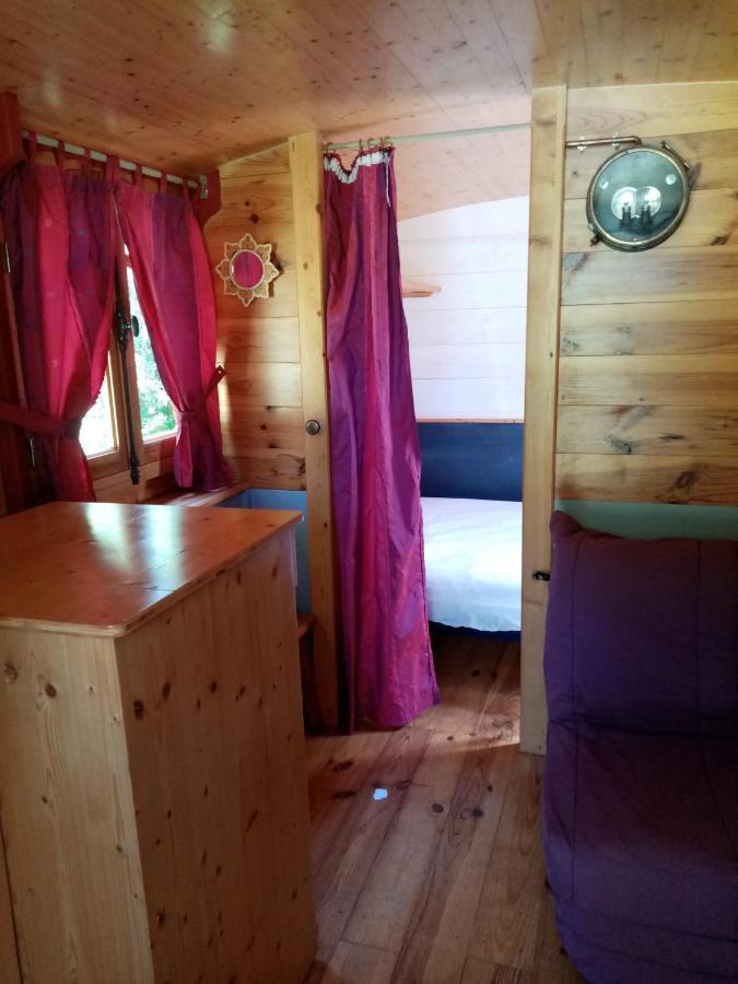 Отель Camping La Bergerie La Chapelle-Achard Экстерьер фото