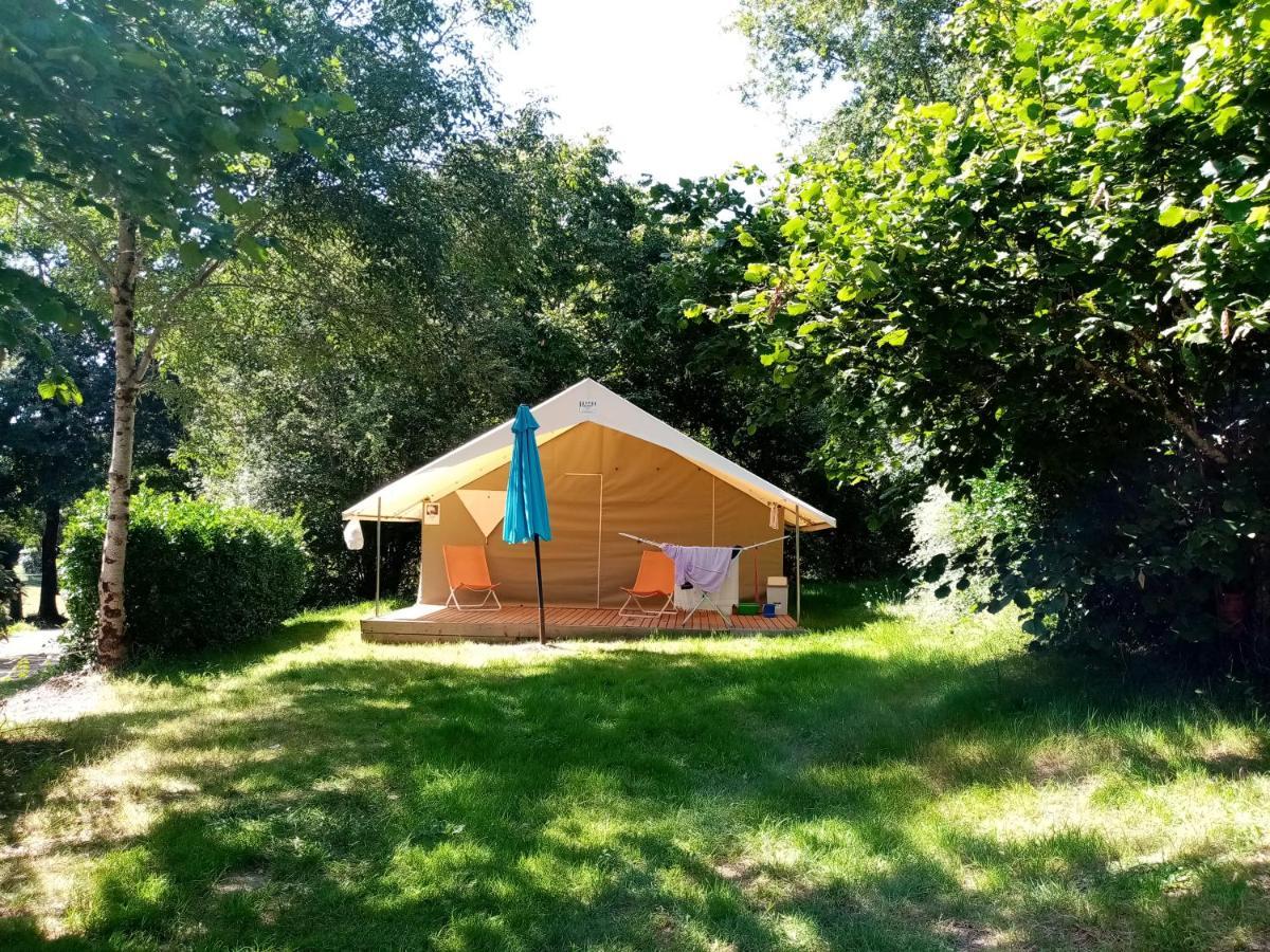 Отель Camping La Bergerie La Chapelle-Achard Экстерьер фото