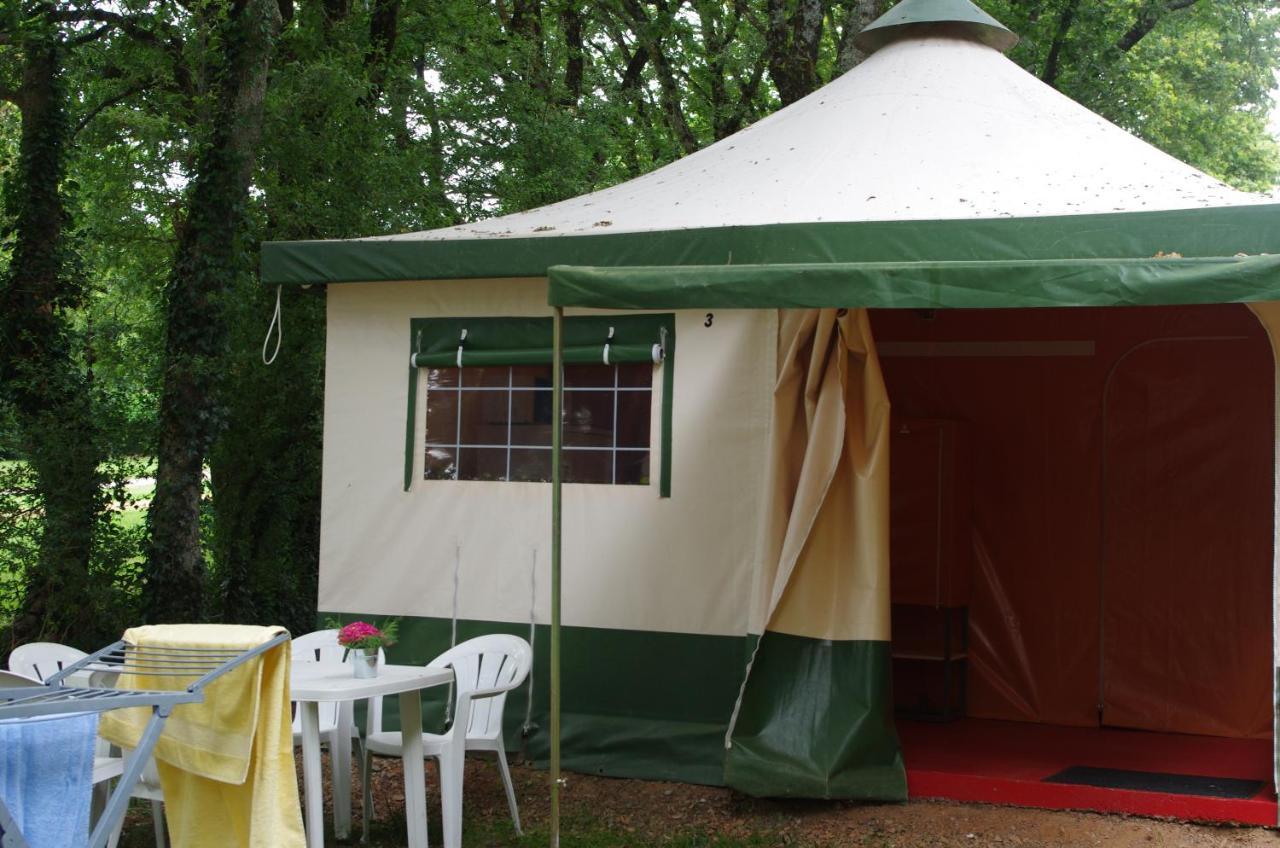 Отель Camping La Bergerie La Chapelle-Achard Экстерьер фото