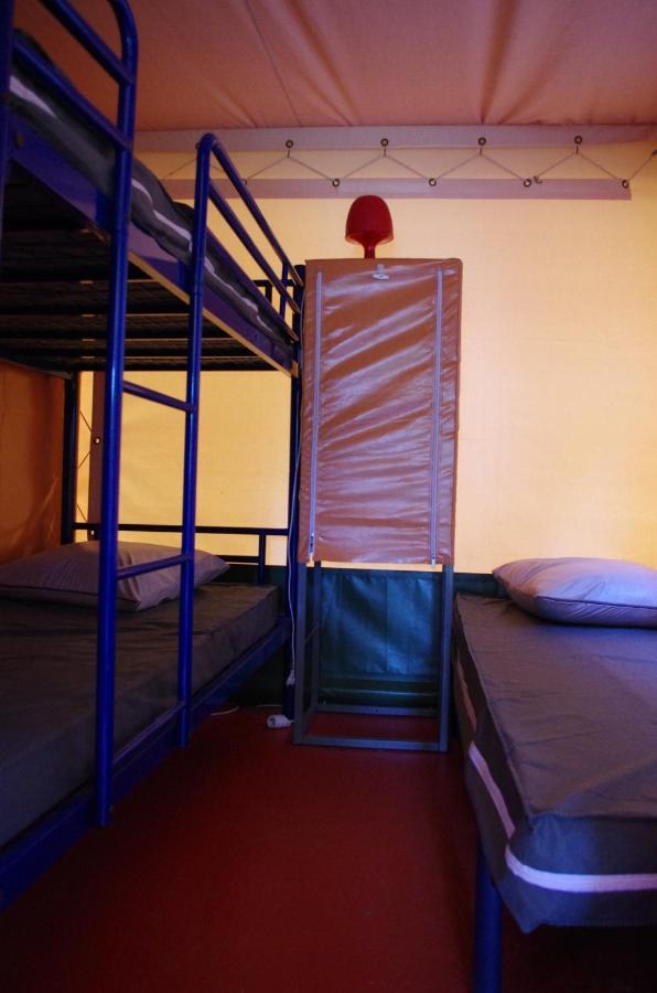 Отель Camping La Bergerie La Chapelle-Achard Экстерьер фото