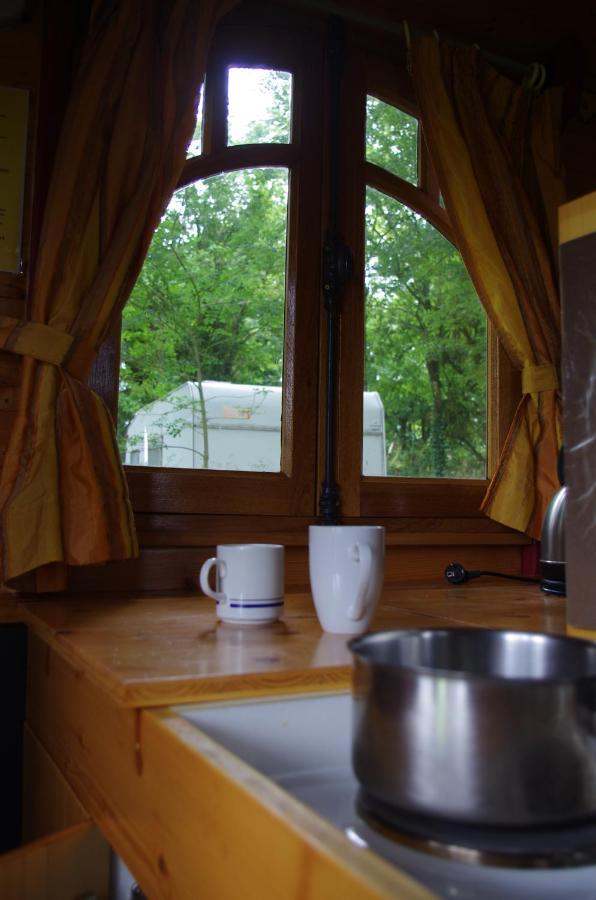 Отель Camping La Bergerie La Chapelle-Achard Экстерьер фото
