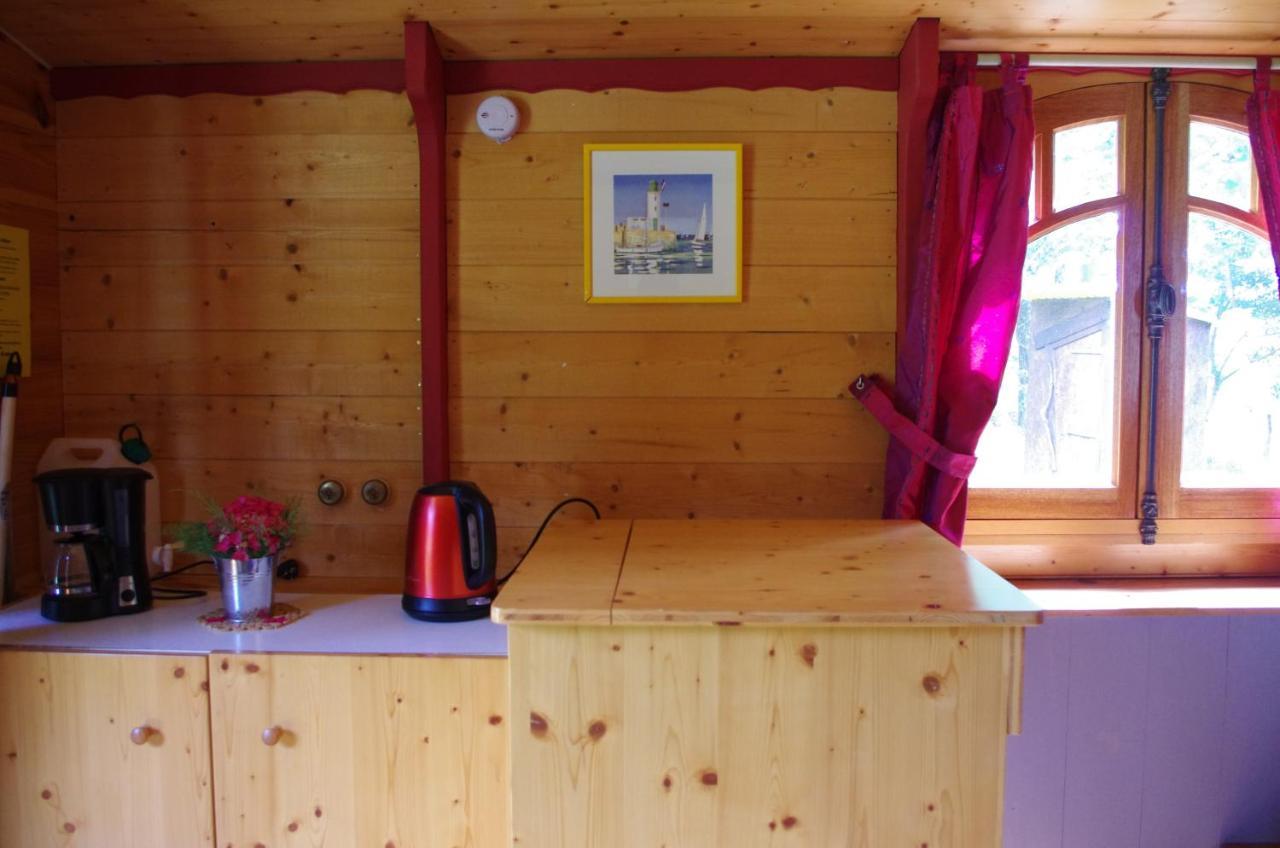 Отель Camping La Bergerie La Chapelle-Achard Экстерьер фото