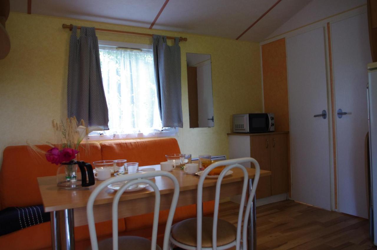 Отель Camping La Bergerie La Chapelle-Achard Номер фото