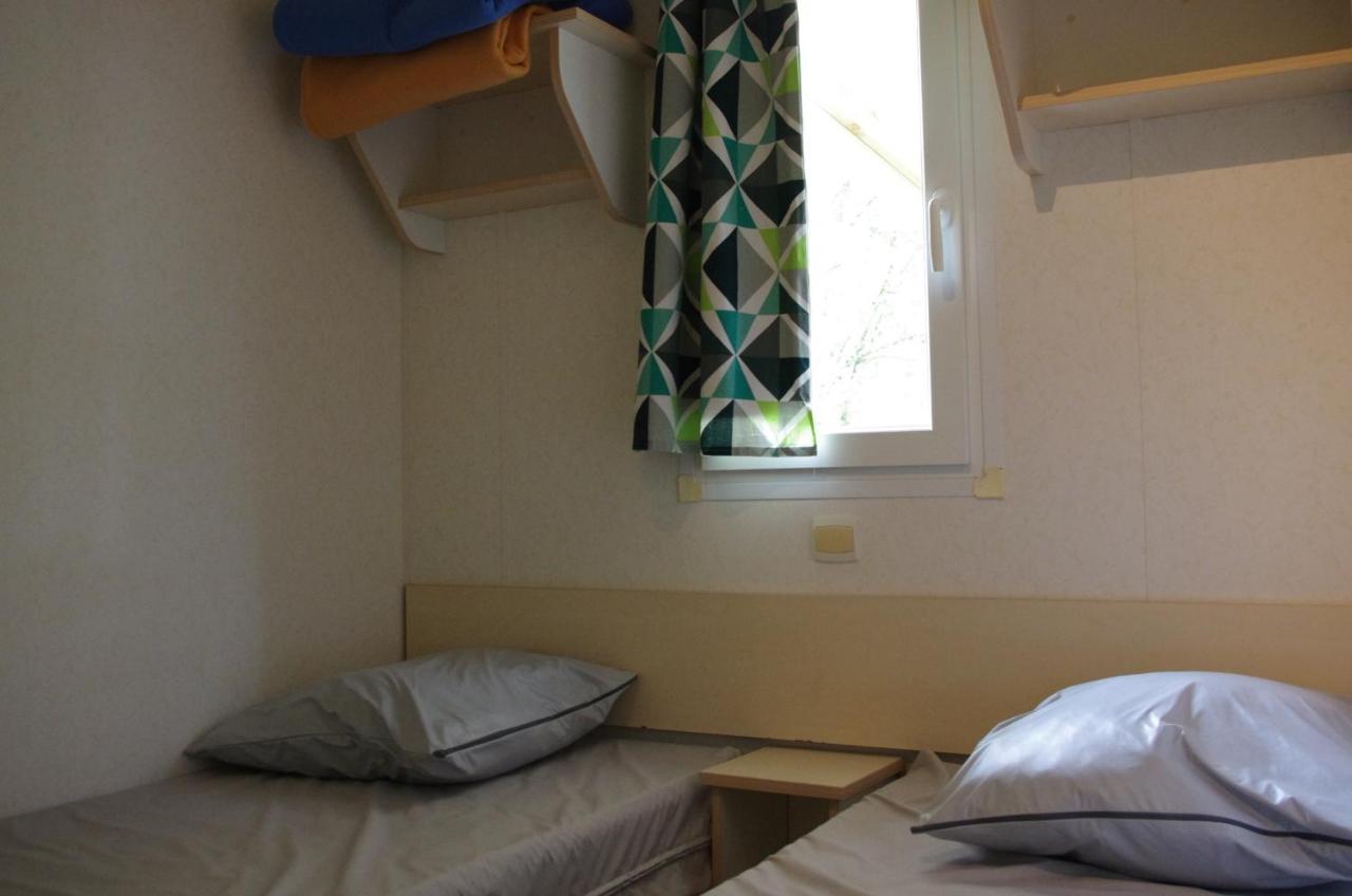 Отель Camping La Bergerie La Chapelle-Achard Экстерьер фото