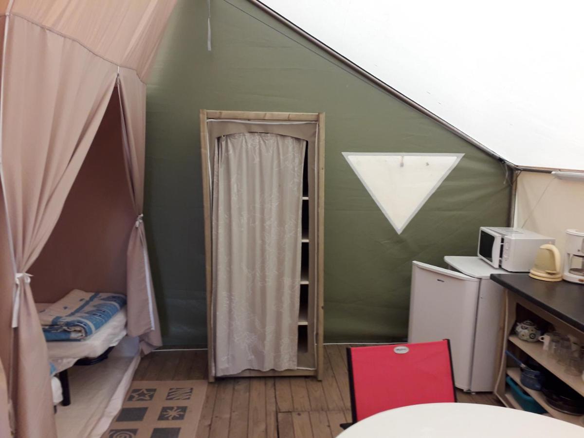 Отель Camping La Bergerie La Chapelle-Achard Экстерьер фото