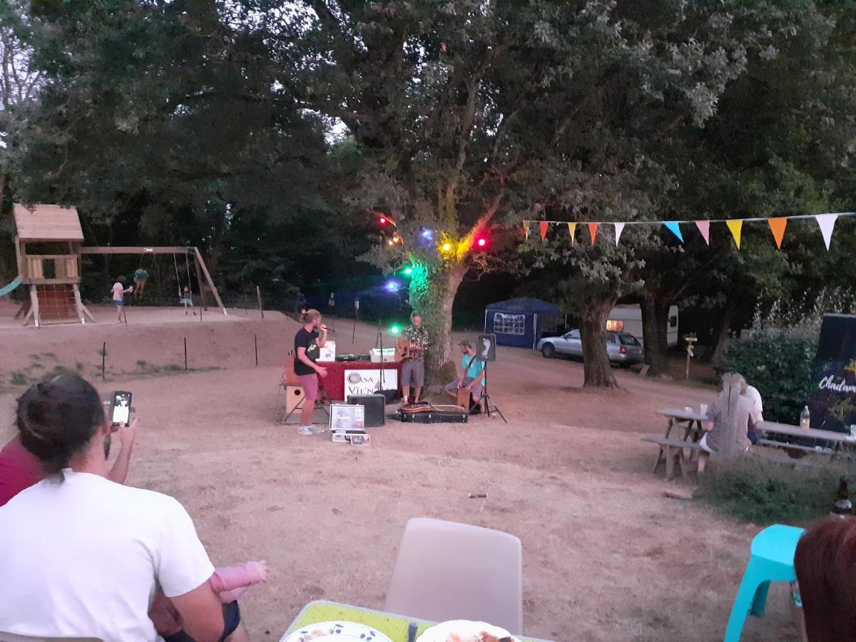 Отель Camping La Bergerie La Chapelle-Achard Экстерьер фото