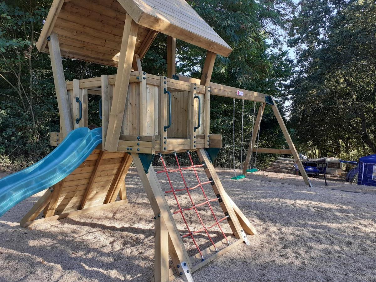 Отель Camping La Bergerie La Chapelle-Achard Экстерьер фото