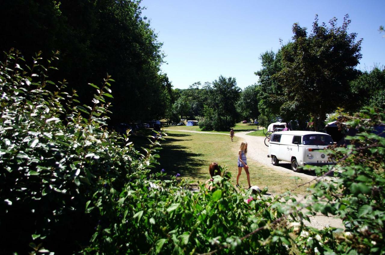 Отель Camping La Bergerie La Chapelle-Achard Экстерьер фото